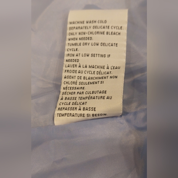 Elegant Black Quilted Hooded Coat - Picture 11 of 15